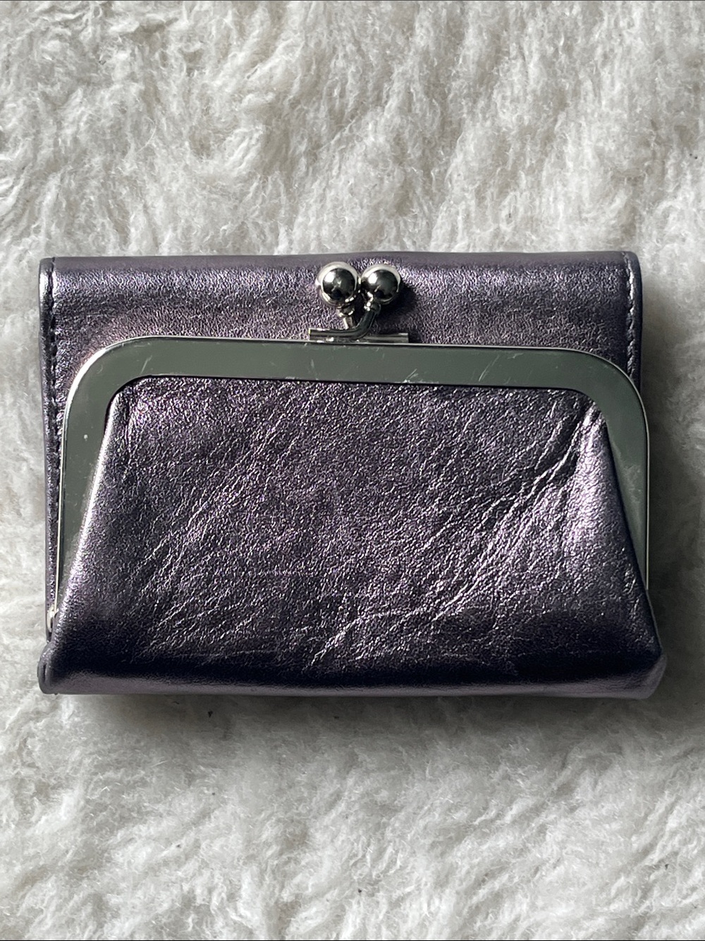 HOBO Robin Metallic Purple Leather Kiss-Lock tri fold Wallet EUC